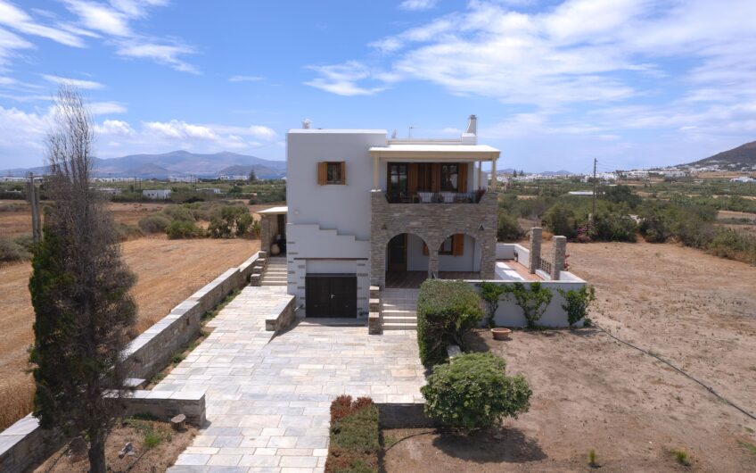 ΝΑΞΟΣ πωλείται πολυτελής βίλα 188τ.μ. σε οικόπεδο 1.000 τ.μ ΤΙΜΗ ΠΩΛΗΣΗΣ: 780.000 ΕΥΡΩ
