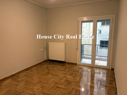 Ενοικιάζεται πλήρως ανακαινισμένο δυάρι διαμέρισμα 60 τ.μ. πρώτου ορόφου στη καρδιά της πόλης των Ιωαννίνων_Τιμή ενοικίασης 580€