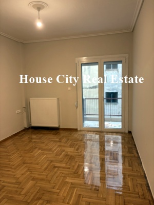 Ενοικιάζεται πλήρως ανακαινισμένο δυάρι διαμέρισμα 60 τ.μ. πρώτου ορόφου στη καρδιά της πόλης των Ιωαννίνων_Τιμή ενοικίασης 580€