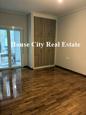 Ενοικιάζεται πλήρως ανακαινισμένο δυάρι διαμέρισμα 60 τ.μ. πρώτου ορόφου στη καρδιά της πόλης των Ιωαννίνων_Τιμή ενοικίασης 580€