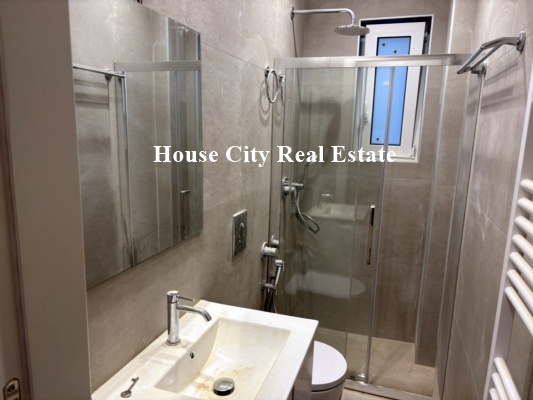 Ενοικιάζεται πλήρως ανακαινισμένο δυάρι διαμέρισμα 60 τ.μ. πρώτου ορόφου στη καρδιά της πόλης των Ιωαννίνων_Τιμή ενοικίασης 580€