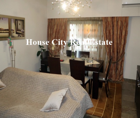 Πωλείται ευρύχωρο διαμέρισμα 100 τ.μ., τεσσάρων δωματίων Τιμή πώλησης: 158.000€.