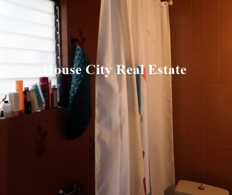 Πωλείται ευρύχωρο διαμέρισμα 100 τ.μ., τεσσάρων δωματίων Τιμή πώλησης: 158.000€.