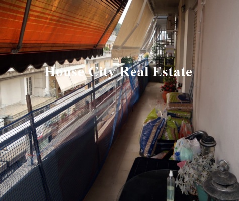 Πωλείται ευρύχωρο διαμέρισμα 100 τ.μ., τεσσάρων δωματίων Τιμή πώλησης: 158.000€.