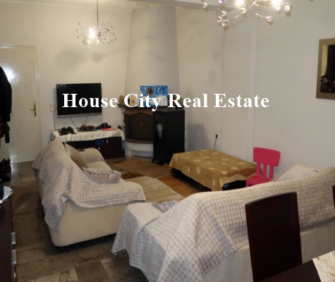 Πωλείται ευρύχωρο διαμέρισμα 100 τ.μ., τεσσάρων δωματίων Τιμή πώλησης: 158.000€.