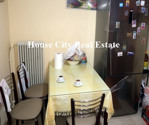 Πωλείται ευρύχωρο διαμέρισμα 100 τ.μ., τεσσάρων δωματίων Τιμή πώλησης: 158.000€.